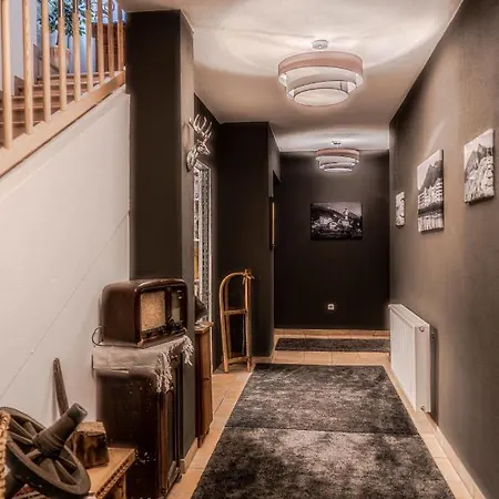 Sweet Cherry - Boutique & Tyrol 호텔