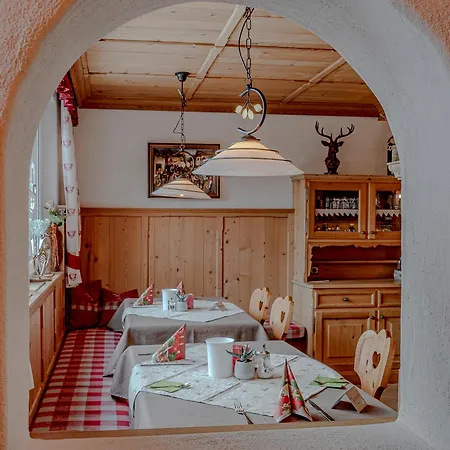 Sweet Cherry - Boutique & Tyrol Hotel 3*