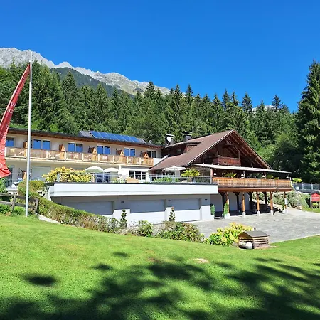 Sweet Cherry - Boutique & Tyrol 3*