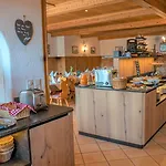 Sweet Cherry - Boutique & Tyrol