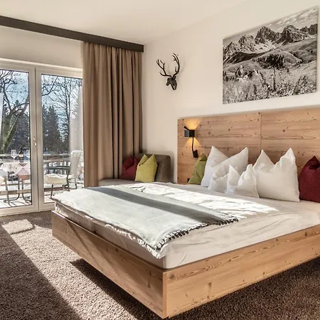 Sweet Cherry - Boutique & Tyrol Hotell 3*