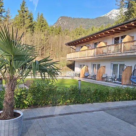 Sweet Cherry - Boutique & Tyrol Hotell
